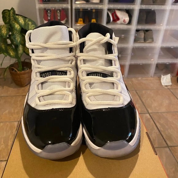 Air Jordan 11 concord